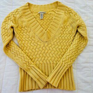 V-NECK CABLE KNIT SWEATER - BANANA REPUBLIC